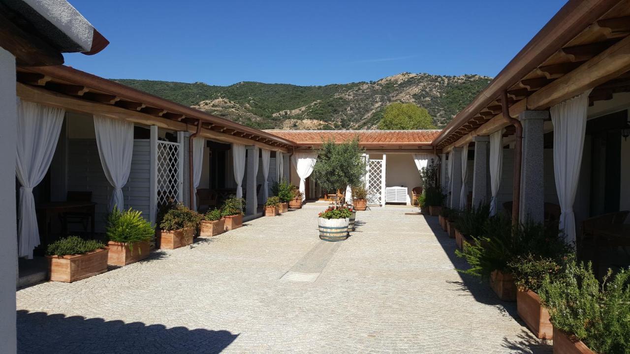 Case Vacanze Nioleo - Apartments And Pool Siniscola Exterior foto